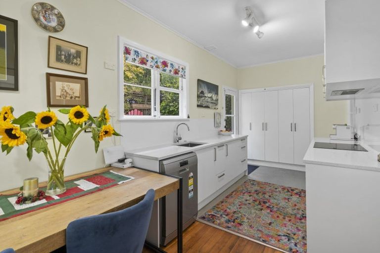 Photo of property in 28 Tannadyce Street, Strathmore Park, Wellington, 6022