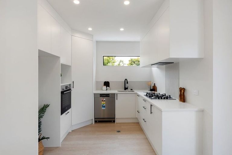 Photo of property in 2/41 Forsyth Street, Saint Andrews, Hamilton, 3200