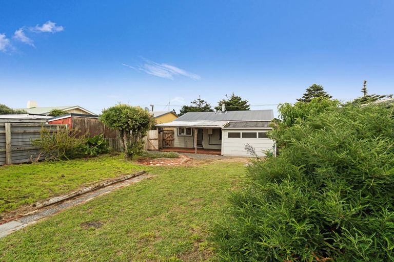 Photo of property in 5 Seafront Road, Castlecliff, Whanganui, 4501
