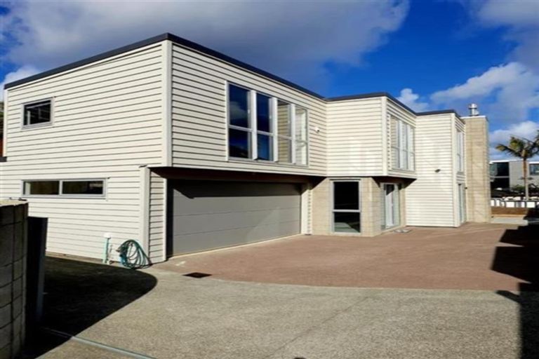 Photo of property in 6a Te Akau Crescent, Bucklands Beach, Auckland, 2012