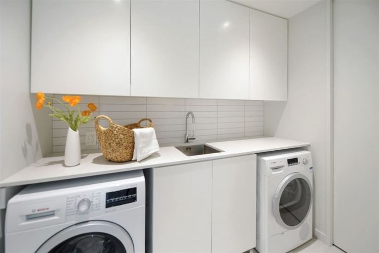 Photo of property in 142c Glandovey Road, Strowan, Christchurch, 8052