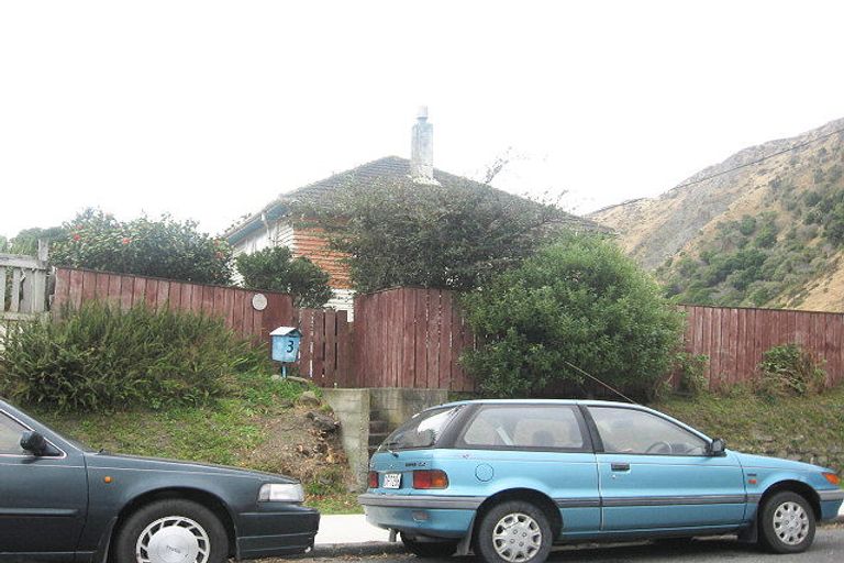 Photo of property in 3 Robertson Road, Paekakariki, 5034