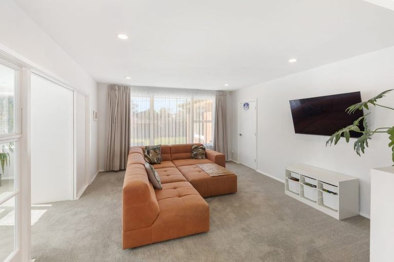 Photo of property in 11 Croziers Road, St Albans, Christchurch, 8052