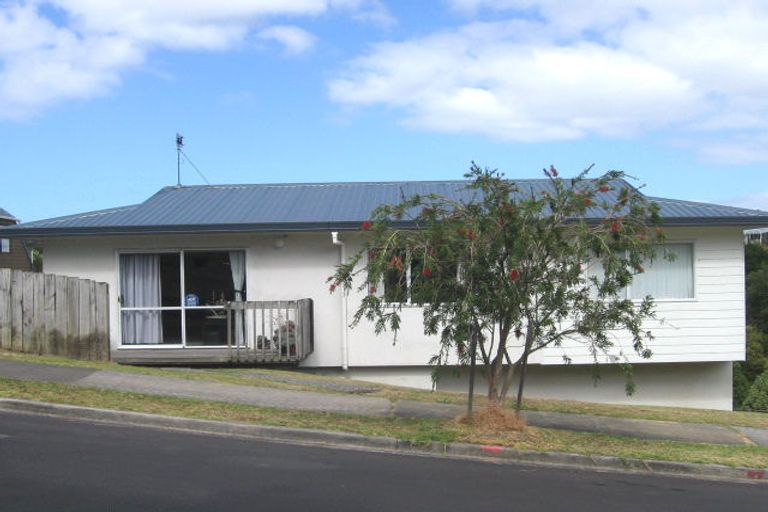 Photo of property in 1/28 Witheford Drive, Bayview, Auckland, 0629