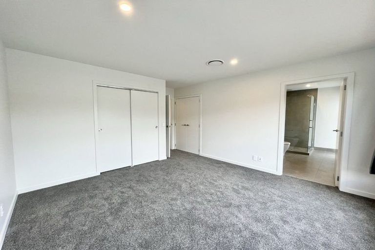 Photo of property in 35 Ludlam Crescent, Woburn, Lower Hutt, 5010