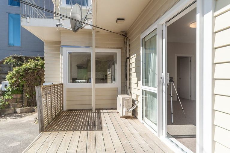 Photo of property in 43 Palliser Road, Roseneath, Wellington, 6011