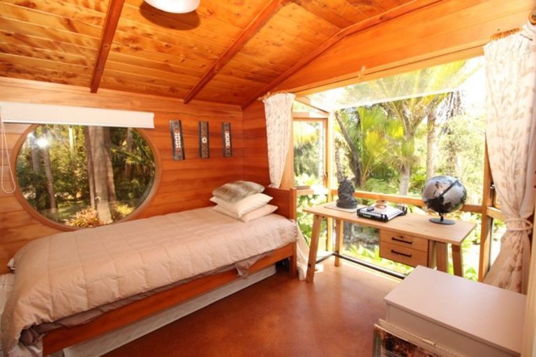 Photo of property in 20 Hilldale Crescent, Kuaotunu West, Whitianga, 3592