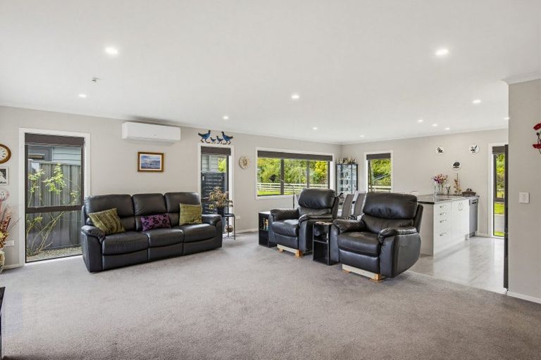 Photo of property in 12 Enereta Road, Otaki, 5512