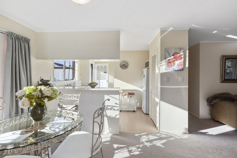 Photo of property in 2/59 Kowhai Avenue, Ebdentown, Upper Hutt, 5018