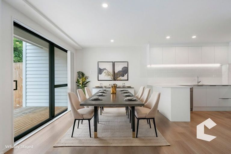 Photo of property in 3/11 Rengarenga Rise, Fairview Heights, Auckland, 0632