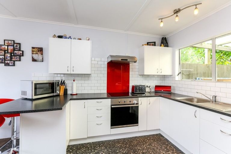 Photo of property in 48b Pitcairn Street, Oakura, 4314