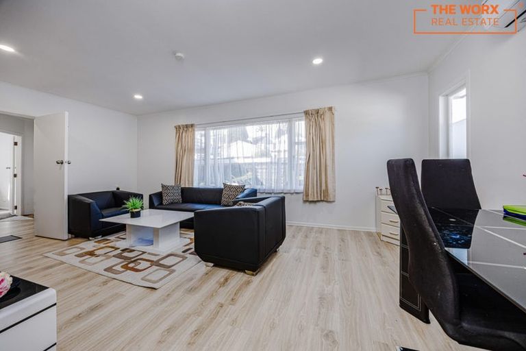 Photo of property in 1/84 Lake Road, Northcote, Auckland, 0627