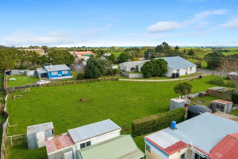 Photo of property in 8 Pungarehu Road, Pungarehu, Opunake, 4685