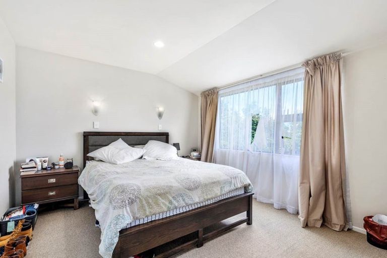 Photo of property in 20 Holt Avenue, Torbay, Auckland, 0630