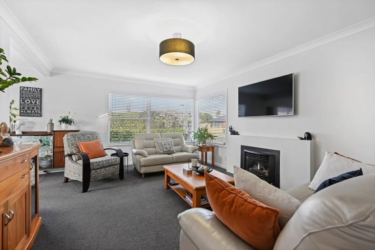 Photo of property in 37 Braid Road, St Andrews, Hamilton, 3200