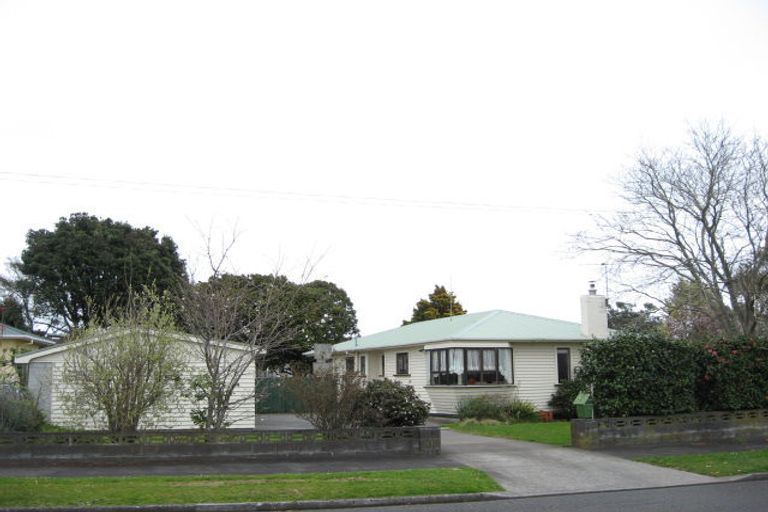 Photo of property in 22 Miro Street, Merrilands, New Plymouth, 4312