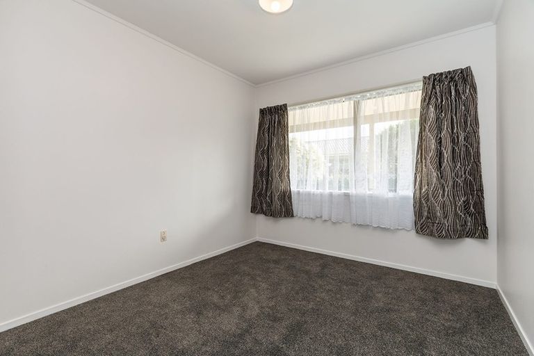 Photo of property in 17 Ti Nana Crescent, Henderson, Auckland, 0610