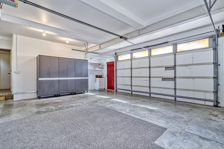 Photo of property in 46 Farquhar Road, Glendene, Auckland, 0602