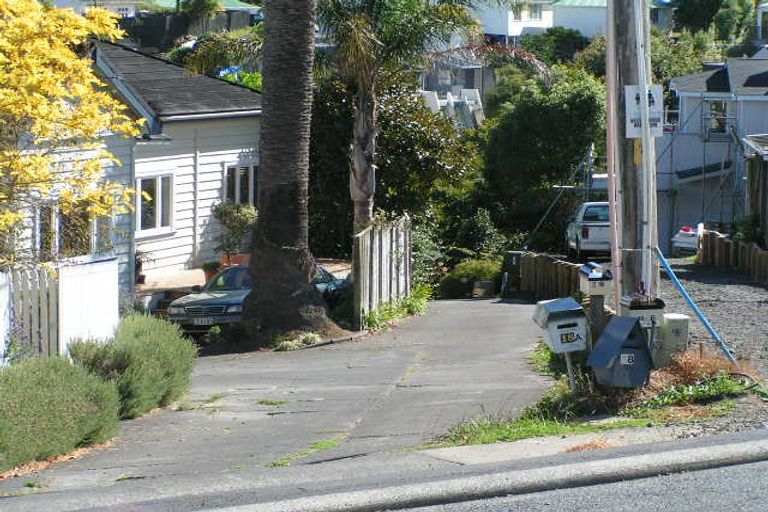 Photo of property in 1/18 Mariposa Crescent, Birkenhead, Auckland, 0626