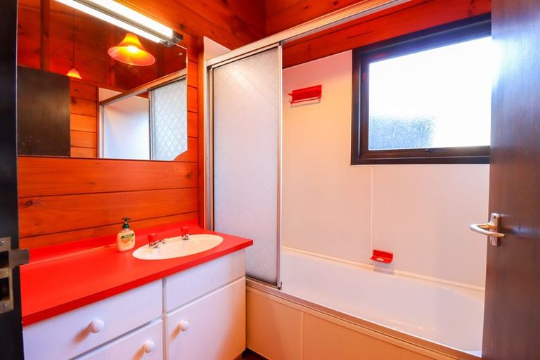 Photo of property in 5 Fernwood Place, Fitzherbert, Palmerston North, 4410