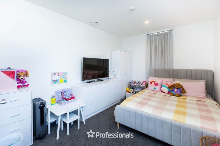 Photo of property in 2a Gibbons Street, Upper Hutt Central, Upper Hutt, 5018