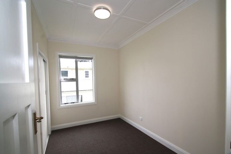 Photo of property in 14 Calvert Road, Moturoa, New Plymouth, 4310