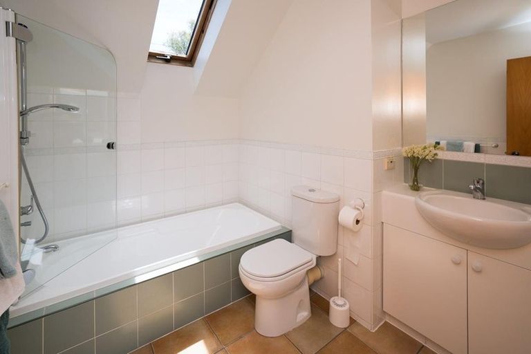 Photo of property in 41 Strowan Road, Strowan, Christchurch, 8052