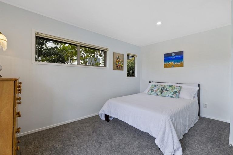 Photo of property in 1/517 Beach Road, Murrays Bay, Auckland, 0630