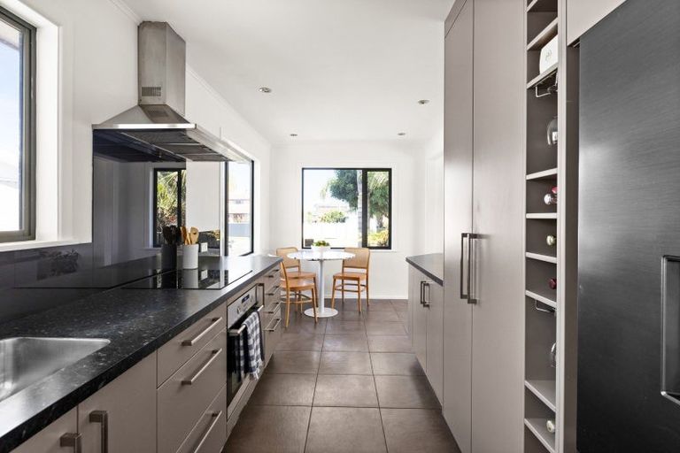 Photo of property in 20 Coventry Avenue, Tamatea, Napier, 4112