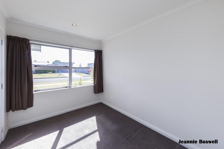 Photo of property in 33b Clyde Crescent, Roslyn, Palmerston North, 4414