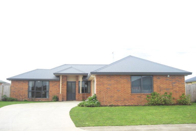 Photo of property in 12 Mckenzie Place, Rototuna North, Hamilton, 3210