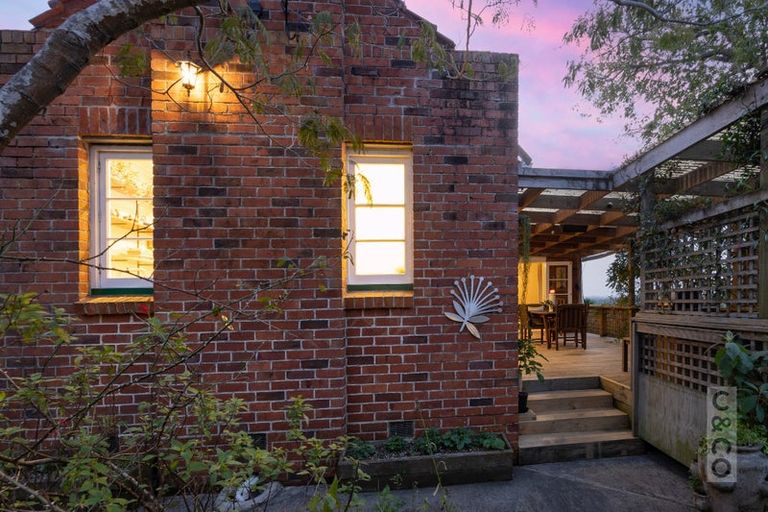 Photo of property in 16 Karaka Street, Helensville, 0800