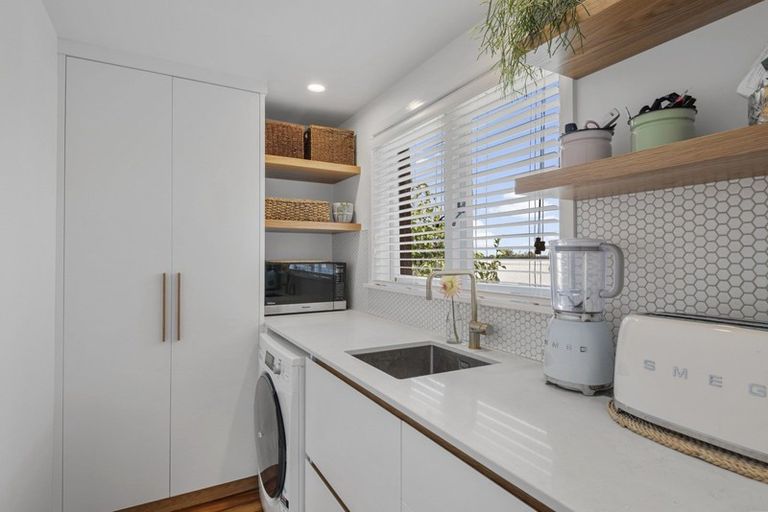 Photo of property in 5 Coronation Street, Belmont, Auckland, 0622