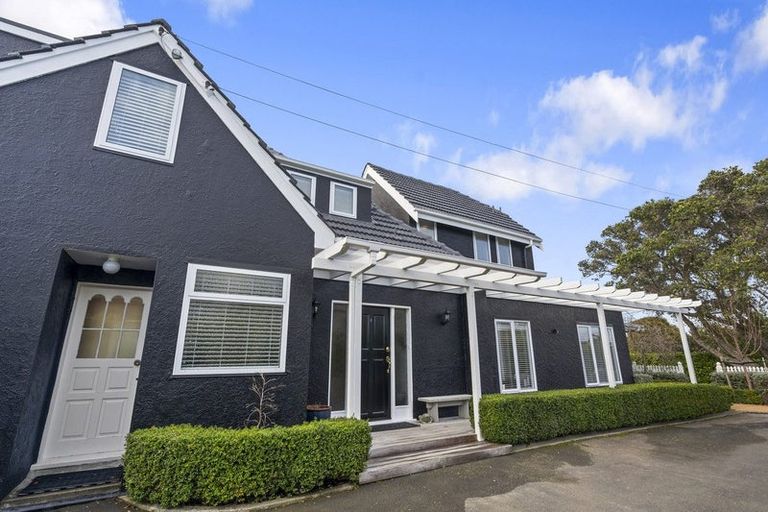 Photo of property in 53 Seaview Road, Paremata, Porirua, 5024