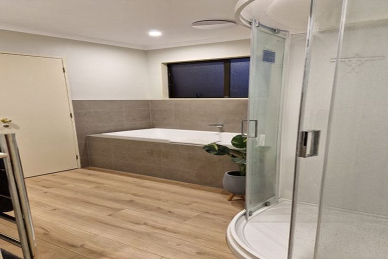 Photo of property in 1/16b Juniper Place, Burnside, Christchurch, 8053