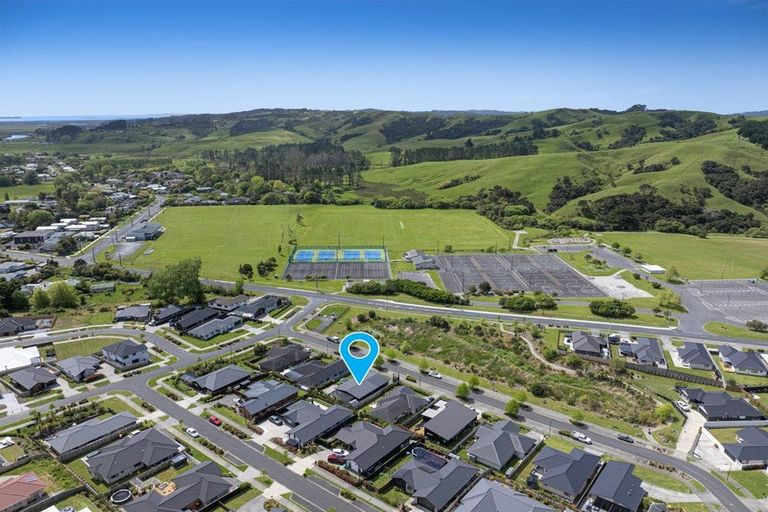Photo of property in 6 Urumaraki Avenue, Helensville, 0800