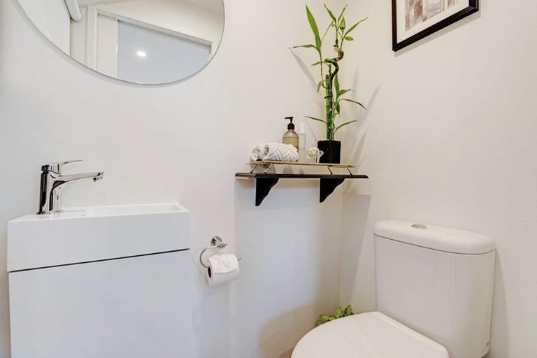 Photo of property in 8 Patariki Way, Beach Haven, Auckland, 0626