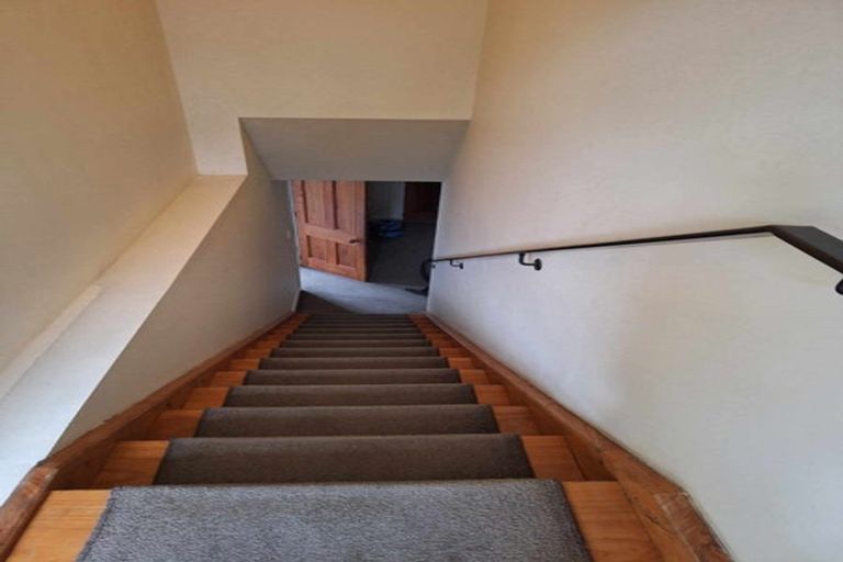 Photo of property in 2 Burlington Road, Hospital Hill, Napier, 4110