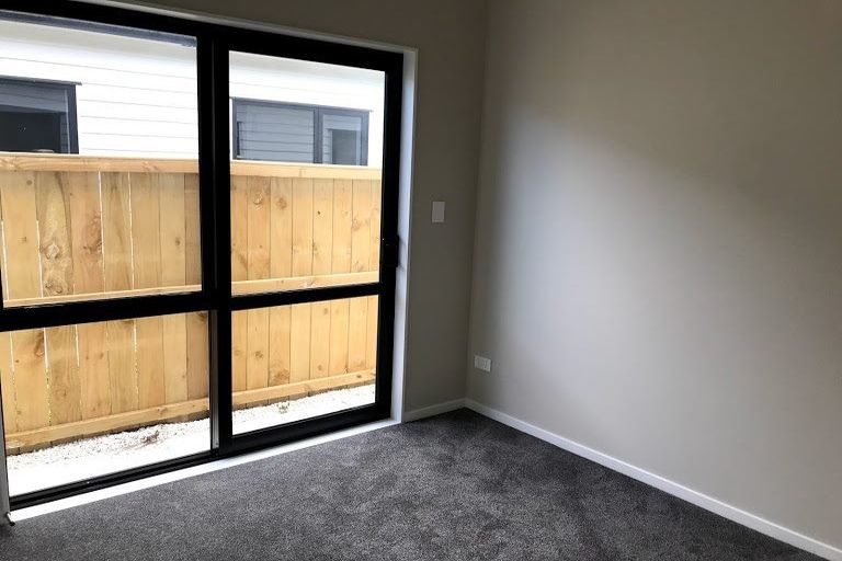 Photo of property in 1 Sapwood Crescent, Takanini, 2110