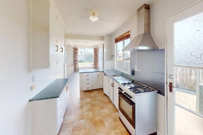Photo of property in 39 Robinson Crescent, Westbrook, Palmerston North, 4412