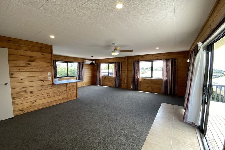 Photo of property in 27a Holiday Road, Stanmore Bay, Whangaparaoa, 0932