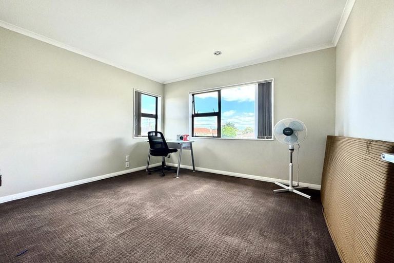 Photo of property in 77 Carruth Road, Papatoetoe, Auckland, 2025