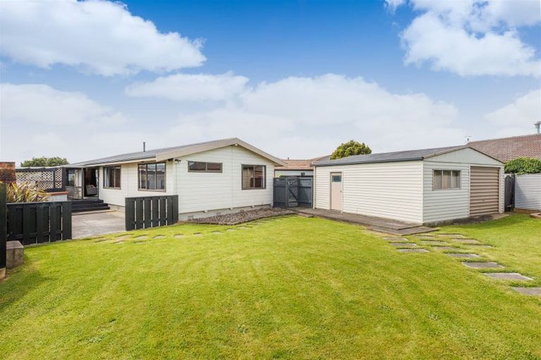 Photo of property in 11 Waltham Court, Cloverlea, Palmerston North, 4412