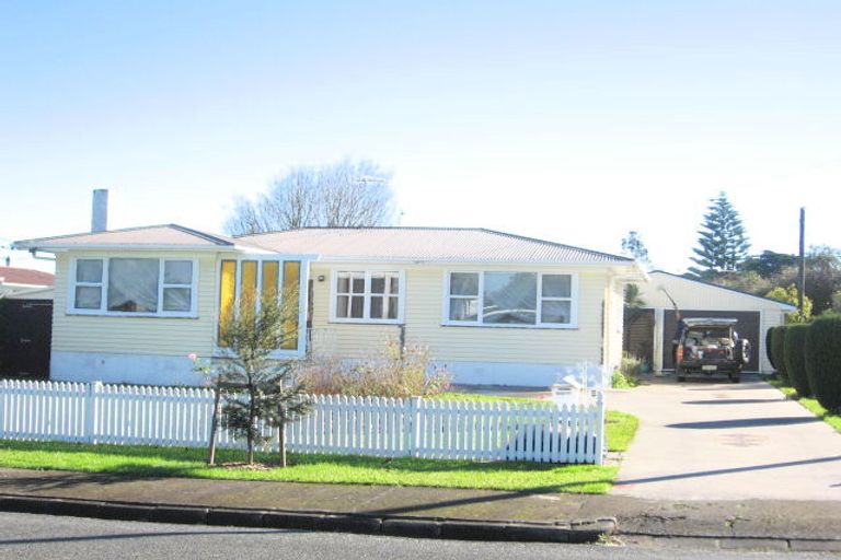 Photo of property in 28 Clark Street, Manurewa, Auckland, 2102