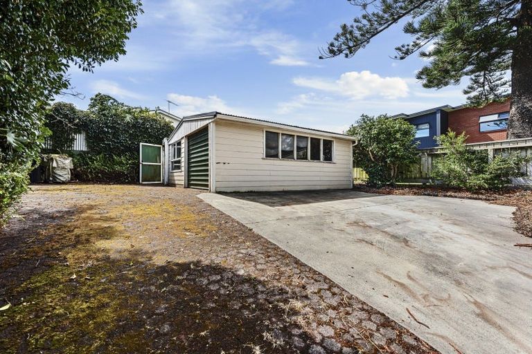 Photo of property in 6 Henui Street, Strandon, New Plymouth, 4312