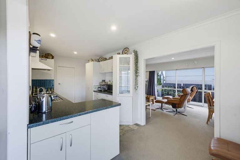 Photo of property in 205 Mangorei Road, Merrilands, New Plymouth, 4312