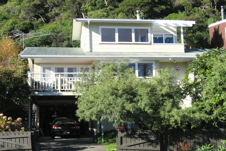Photo of property in 10 Tawa Street, Eastbourne, Lower Hutt, 5013