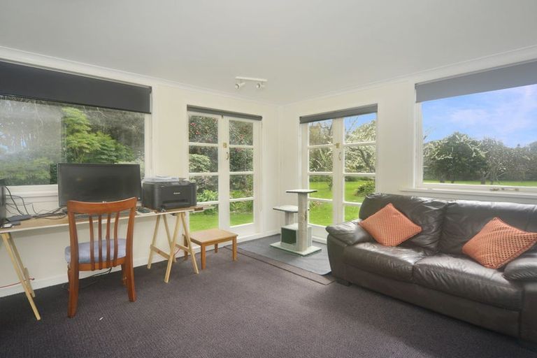 Photo of property in 72 Avenue North Road, Levin, 5510