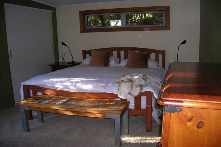 Photo of property in 5 Kaitawa Road, York Bay, Lower Hutt, 5013