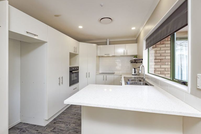 Photo of property in 9 Ardee Close, East Tamaki, Auckland, 2016